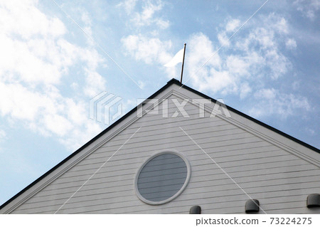 伊東市/伊東海洋町的三角形屋頂 73224275