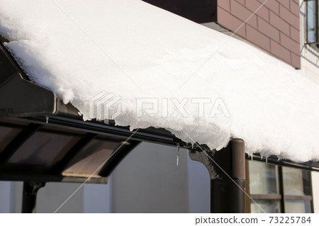 車庫，車棚，雪，降雪，降雪，冬季，北海道 73225784