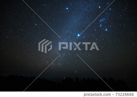 《Geminids Meteor Shower》 Geminids Meteor Shower, Winter Triangle and Canopus 《Geminids Meteor Shower》 Geminids Meteor Shower, Winter Triangle and Canopus 73226688