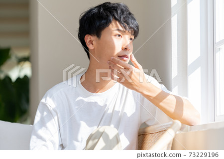 一個年輕人 73229196