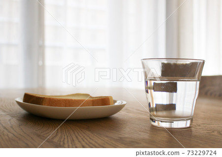 普通麵包 普通麵包 73229724