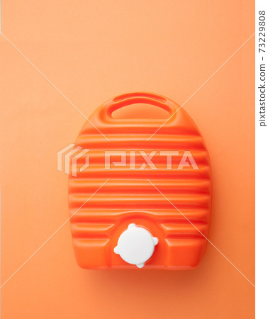 hot water bottle  73229808