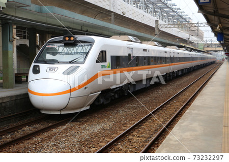 太魯閣號 73232297