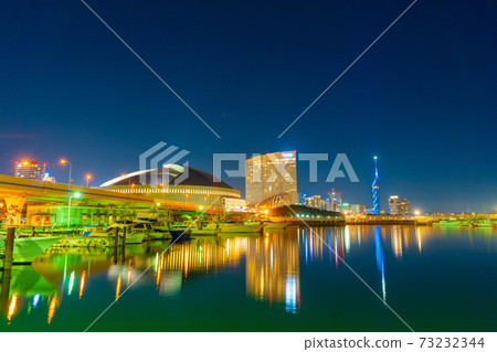 Night view of PayPay Dome / Fukuoka Tower Night view of PayPay Dome / Fukuoka Tower 73232344
