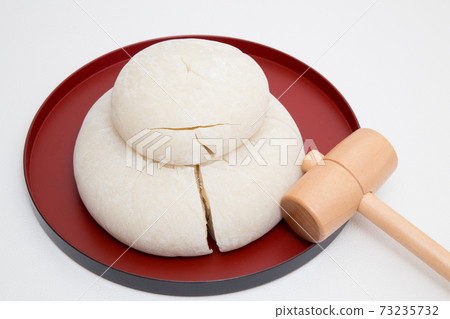 Kagami biraki image Kagami mochi and mallet Kagami biraki image Kagami mochi and mallet 73235732