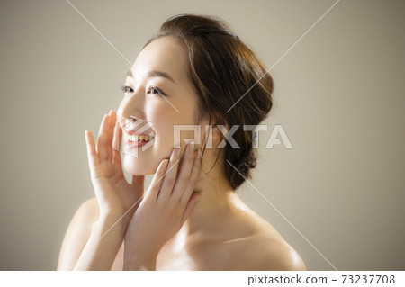熱瑜伽美女 73237708