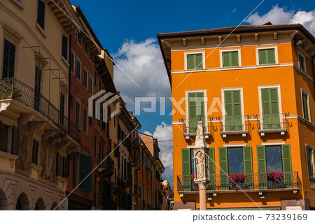Old town of Verona, Italy 73239169