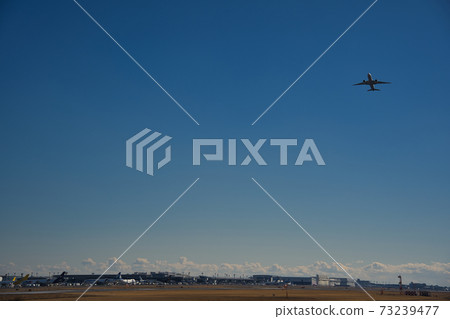 When an airplane takes off at Narita Airport When an airplane takes off at Narita Airport 73239477