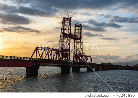 暮光之城上升橋 暮光之城上升橋 73243650