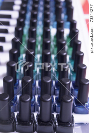 Exhibitor with nail polishes Exhibitor with nail polishes 73244277