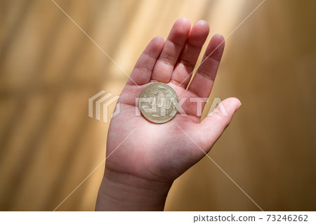 Educate children about money 73246262