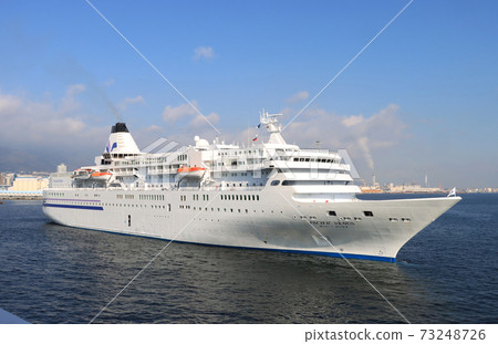 Pacific Venus arriving at Kobe Port 73248726