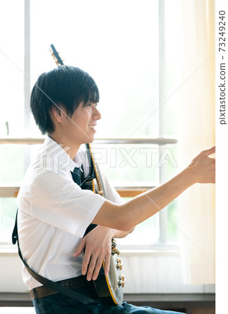 高中生 吉他 男人 73249240