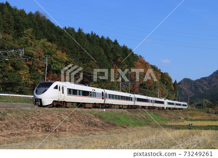 Limited express Kounotori running near Tanikawa Station on the Fukuchiyama Line Limited express Kounotori running near Tanikawa Station on the Fukuchiyama Line 73249261