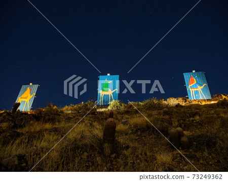 Christmas decoration painting on the A Mountain 73249362