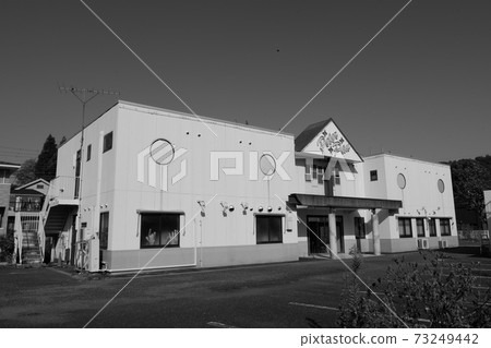 封閉的卡拉OK店 73249442