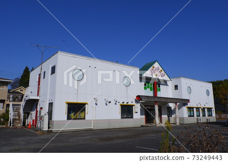 封閉的卡拉OK店 73249443