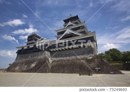 From the west side of Kumamoto Castle 73249693