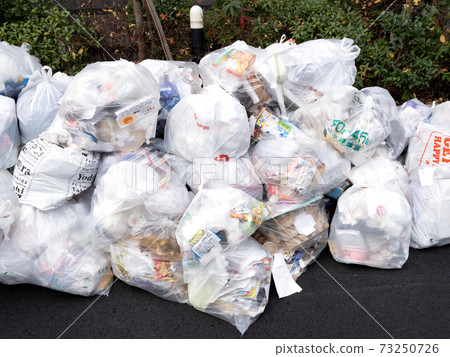 Household garbage collection point 73250726