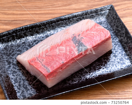 Kanpachi sashimi Kanpachi sashimi 73250764
