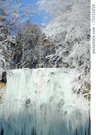 Frozen waterfall Frozen waterfall 73252859
