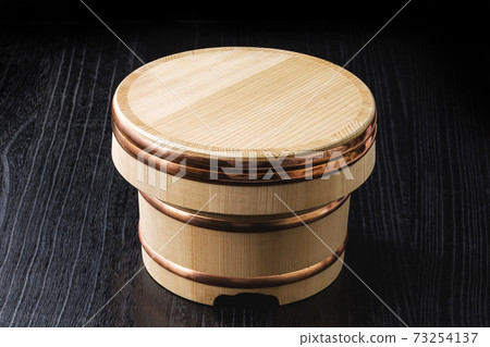 Ohitsu placed on a black background 73254137