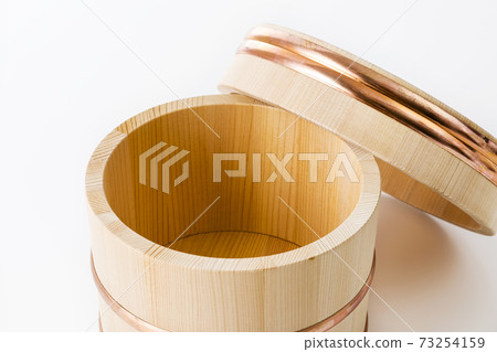 Ohitsu placed on a white background 73254159