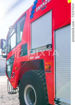 Airport chemical fire engine 73257014