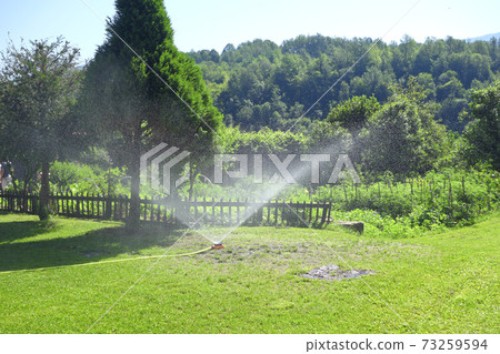 water sprinkler 73259594