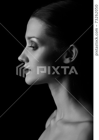 female profile silhouette 73262050