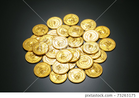 Gold coin image 73263175