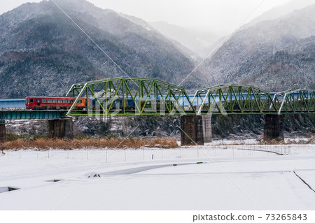 千年的雪 千年的雪 73265843
