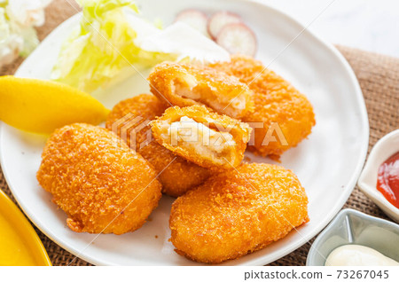 Bale-shaped croquette 73267045
