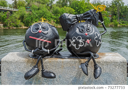 Funny ball shaped metal sculptures 73277733