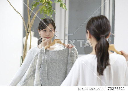 女人購物 73277821