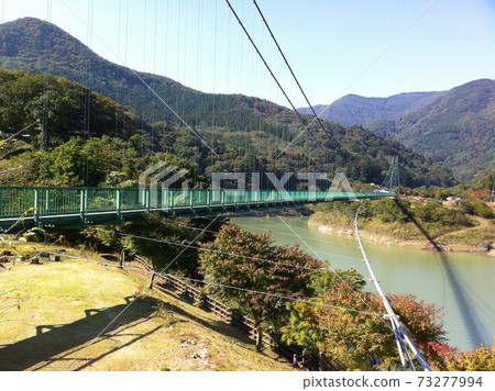 A bridge of hope over the mountains A bridge of hope over the mountains 73277994