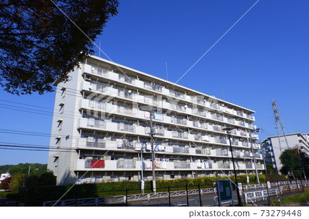 重建房屋 73279448