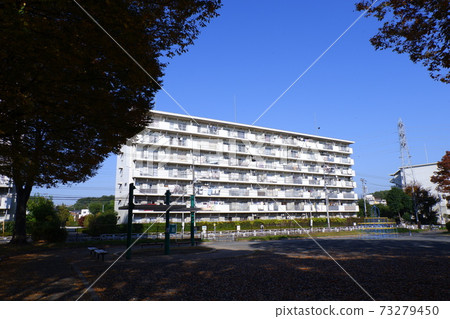 Parks and housing estates 73279450