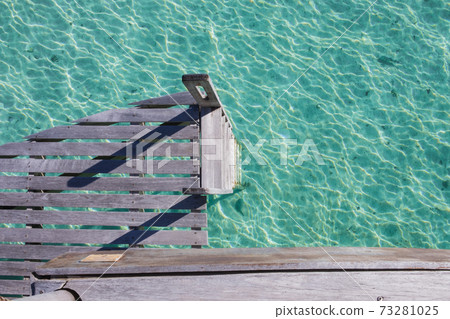 [Tahiti / Tahaa Island] Water cottage 73281025