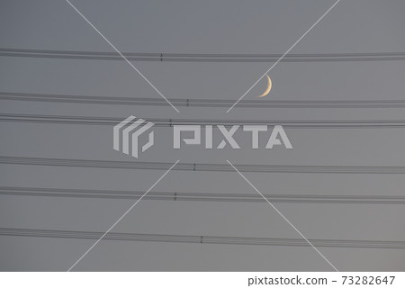 月光照亮,而不是天空的黑暗 月光照亮,而不是天空的黑暗 73282647