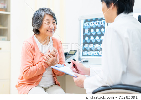 Hospital nurse doctor nurse nursing medical senior 73283091