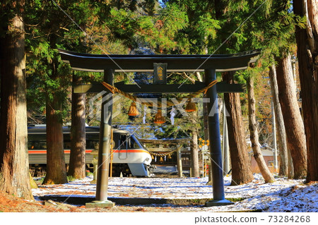 冬季,高山主線的全景視野很廣 冬季,高山主線的全景視野很廣 73284268