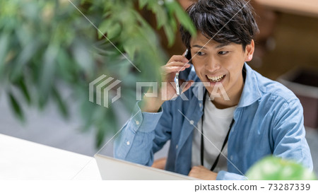 商務辦公智能手機通話 商務辦公智能手機通話 73287339