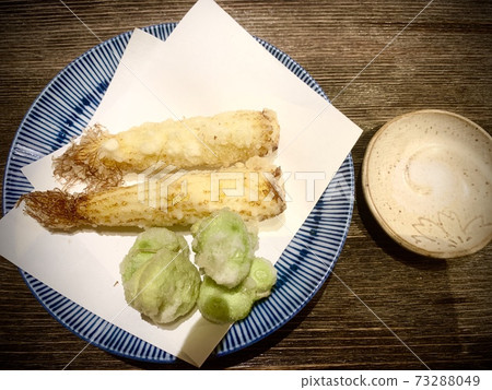 Tempura of fava beans and young corn from a small restaurant photo material 73288049