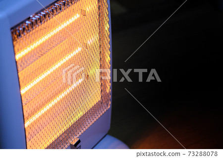 電爐可溫暖寒冷的日子 73288078