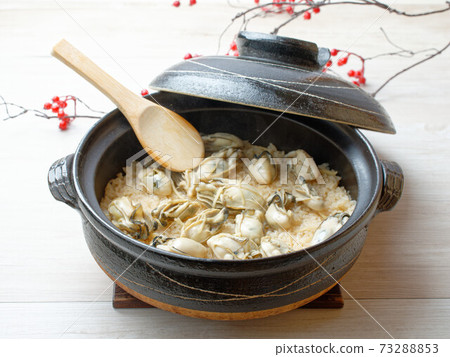 糙米,牡蠣米,牡蠣米,牡蠣米,牡蠣米,煲仔飯,煮熟的米飯,煮熟的牡蠣米飯。 糙米,牡蠣米,牡蠣米,牡蠣米,牡蠣米,煲仔飯,煮熟的米飯,煮熟的牡蠣米飯。 73288853