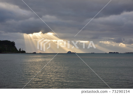 沖繩的美麗大海 73290154