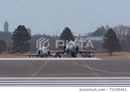 Air Self-Defense Force F-4EJ Kai Phantom II Scramble 73290461