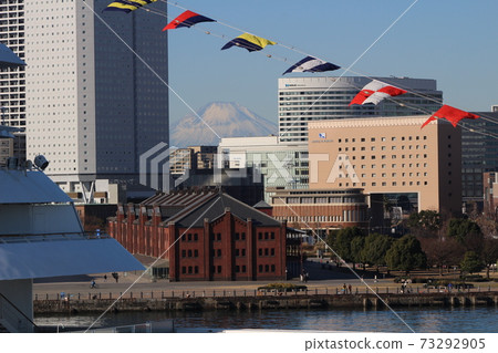 Yokohama Port overlooking Mt. Fuji, Yokohama City, Kanagawa Prefecture Yokohama Port overlooking Mt. Fuji, Yokohama City, Kanagawa Prefecture 73292905
