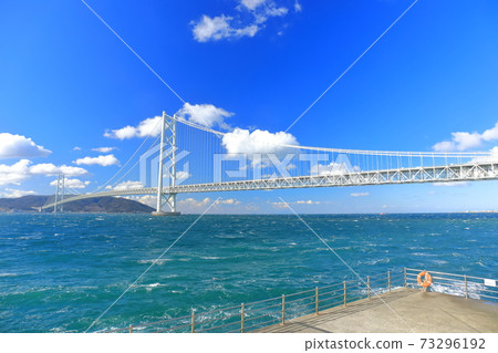 [Hyogo Prefecture] Akashi Kaikyo Bridge under sunny weather 73296192